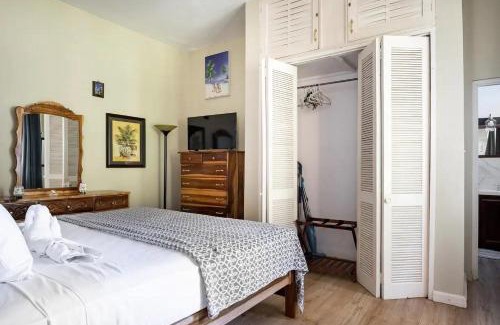 Tower Isle Apartment | Tower Isles Condo with sea views