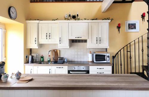 Clonakilty Apartment | Town center duplex with lift