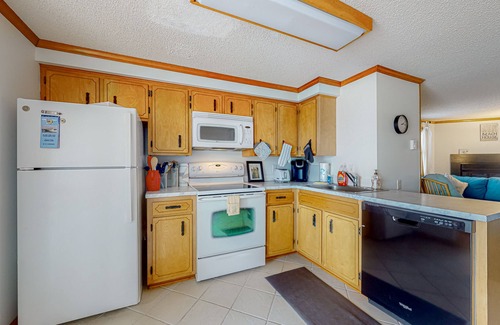 Fenwick Island Condo | Town of Fenwick Island condo with dazzling sunrise views