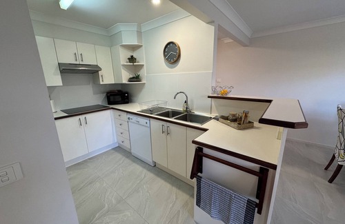 Denhams Beach House | Townhouse in Denhams Beach with pool/tennis court/wifi and a stroll to the beach