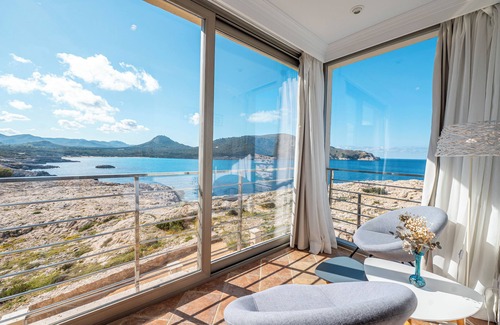 Cala Agulla Apartment | Townhouse with private pool in front of the sea