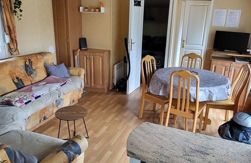 Ardres House | Très Bien Situé le Mobil Home se Trouve à Proximité du lac Dardres