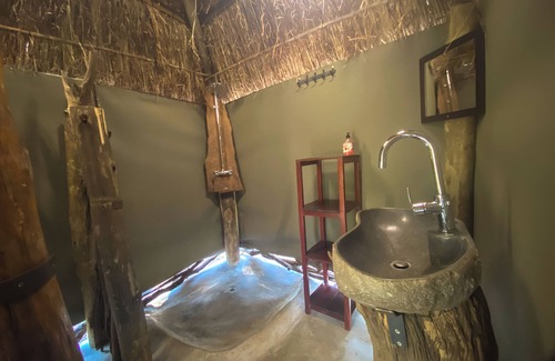 Kakumbi Cabin | Track and Trail River Camp