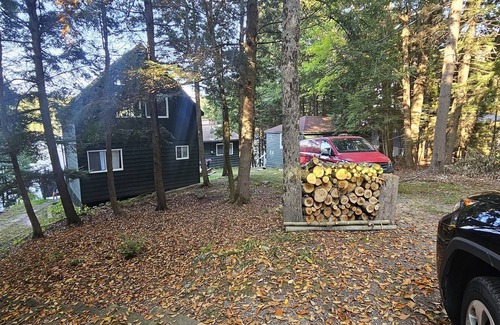 Rosseau Cottage | Traditional and Quaint Lake Front Cottage on Lake Rosseau.