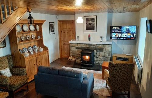 Westport House | Traditional Cosy Cottage with beautiful views