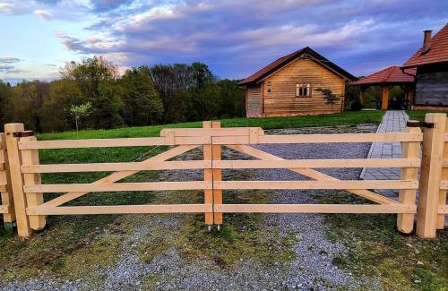 Breznik Plesivicki House | Traditional Croatian Cabins
