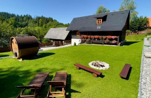Dolny Kubin Ski Chalet | Traditional deer Cabin with Sauna