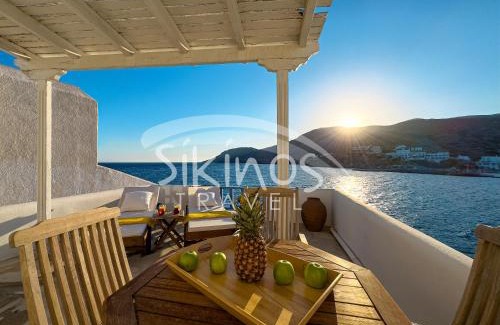 Alopronia House | Traditional Seafront Family House