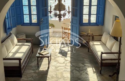 Alopronia House | Traditional Seafront Family House