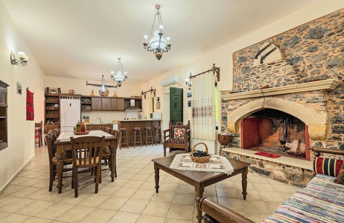 Vlichada Villa | Traditional Villa, Private Pool, Family Atmosphere