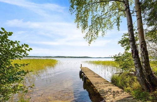 Ekero Cabin | Traditionell Svensk Stuga på Sjötomt - med Roddbåt