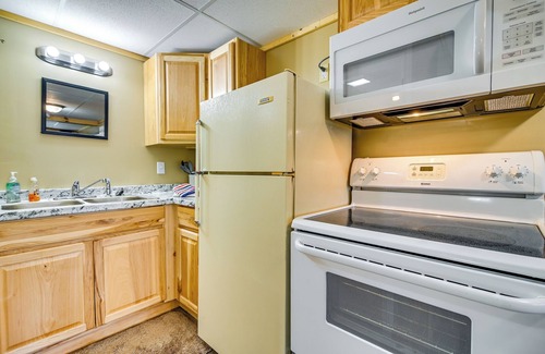 Pittsburg Apartment | Trailside Studio 1 Mi to Lake Francis Activities!