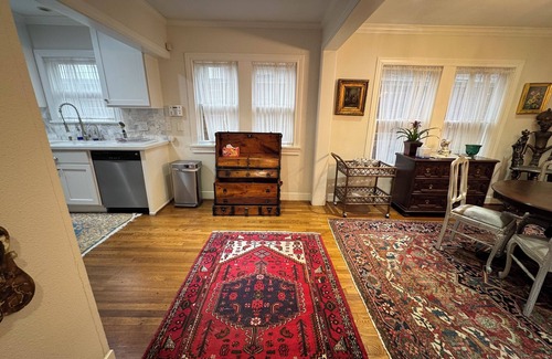 Greenway Plaza-Upper Kirby House | Tranquil 2-bedroom house in vibrant Houston with WiFi, AC