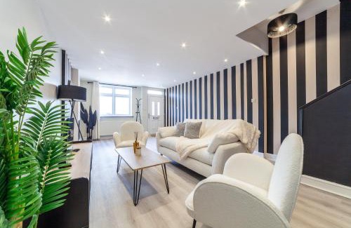 Forest Hill Apartment | Tranquil 5BR house with garden & terrace, SE London