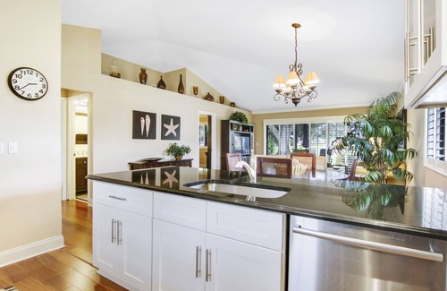 Palm Beach Gardens House | Tranquil cottage private patio and community pool