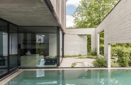 Brussegem Villa | Tranquil Designer Stay with Infinity Pool