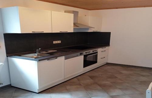 Roes Apartment | Tranquil Getaway in Scenic Roes