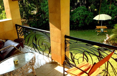 Alibaug Villa | Tranquil Hill Side residence