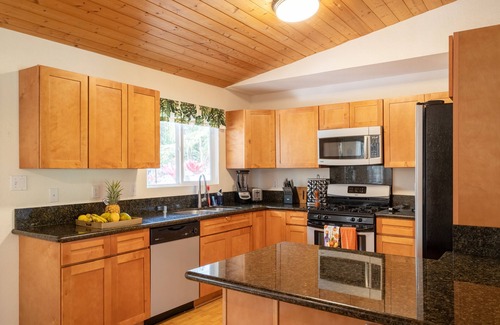 Royal Hawaiian Estates House | Tranquil private home 5 minutes to Hawai'i Volcanoes National Park