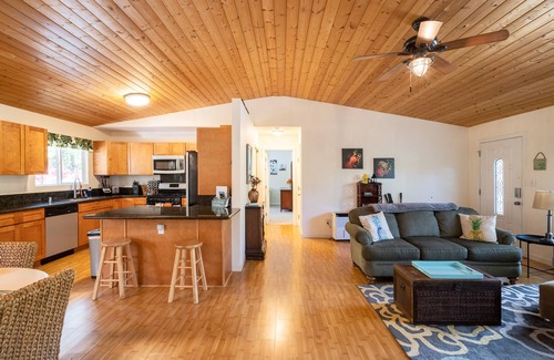 Royal Hawaiian Estates House | Tranquil private home 5 minutes to Hawai'i Volcanoes National Park