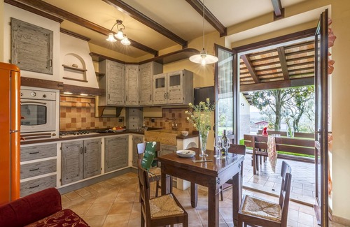 Ponte Rio House | Tranquil Retreat with Valley Views