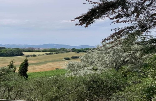 Ponte Rio House | Tranquil Retreat with Valley Views
