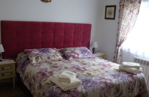 Penela House | Tranquil setting in private gardens with heated pool, BBQ annex and Games room.