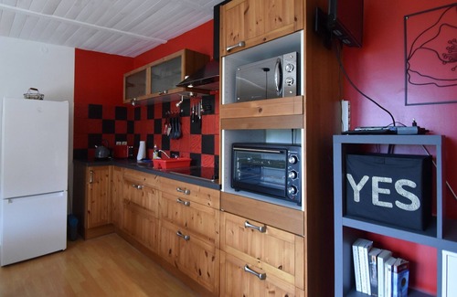 Lezignan-Corbieres Villa | Tranquil Villa with Pool