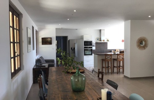 Berlou Villa | Tranquil Vineyard Villa, Berlou