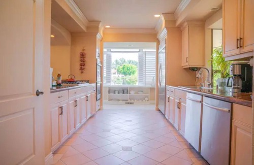 San Rafael Villa | Tranquil Waterfront Retreat Haven