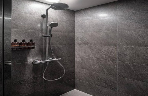 Nihonbashimuromachi Hotel | Tranquil Waters room @ Tokyo Street Art Hotel