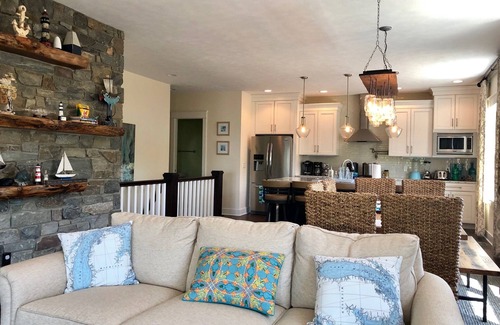 Miami Park House | Tranquility on the Lake