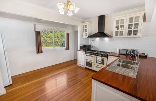 Raymond Island House | Tranquility Point - Perfect for those looking to enjoy some peace