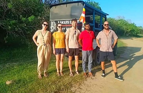 Pottuvil Division 2 Boat Rental | travel shadow