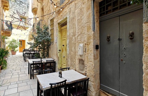 Birgu House | Traveler 's Stay one bedroom tiny house