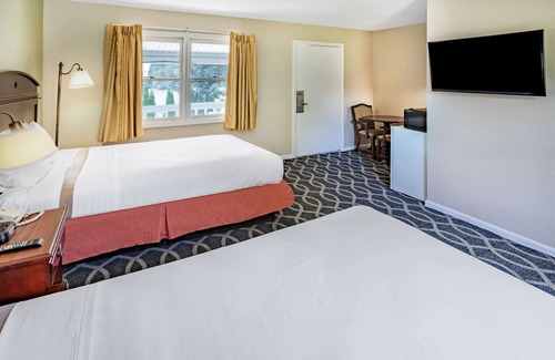 Great Barrington Hotel | Travelodge by Wyndham Great Barrington Berkshires