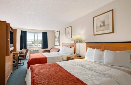 Fife Hotel | Travelodge by Wyndham Port of Tacoma WA