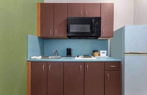 Okeechobee Hotel | Travelodge Suites by Wyndham Lake Okeechobee