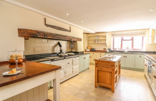 Bleddfa Cottage | TREBOETH, pet friendly, character holiday cottage in Knighton
