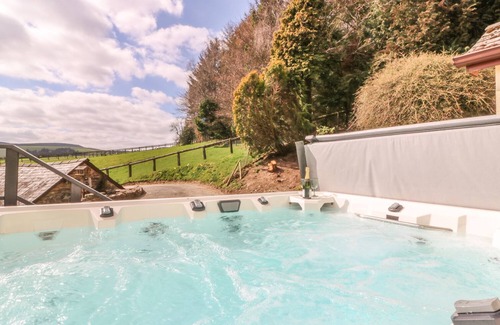 Bleddfa Cottage | TREBOETH, pet friendly, character holiday cottage in Knighton