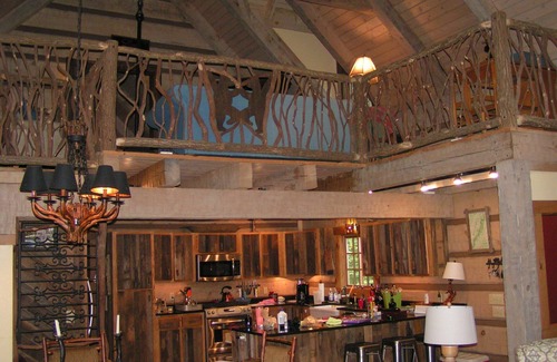 Highlands House | Tree House in Highlands only about 500 yards to Main St, Hot Tub, Wifi