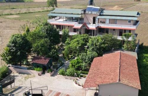 Sauraha Bed & Breakfast | Tree Tops Retreat B&B