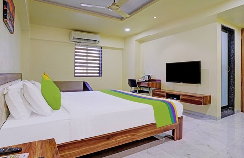 Thane West Hotel | Treebo De Grandeur Anand Nagar