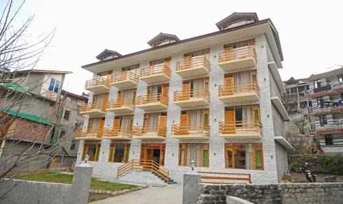 New Manali Hotel | Treebo Dev With Valley View, Mall Road