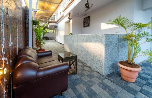 Carmona Hotel | Treebo Grand Royale Eco Residency with Pool