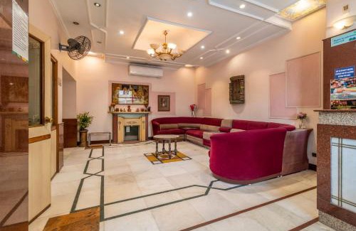 Sindhi Camp Hotel | Treebo Natraj - Jaipur