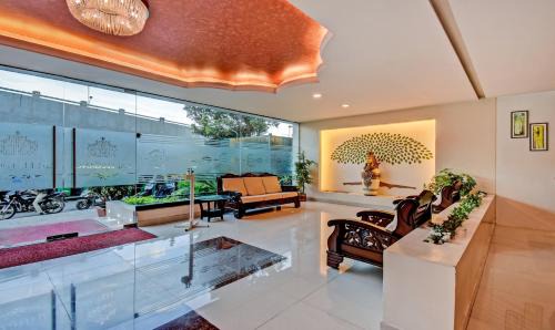 Nagavara Hotel | Treebo Raj Elegance Manyata Tech Park