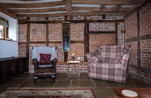 Woolhope House | Treehouse Cottage Spa Retreat