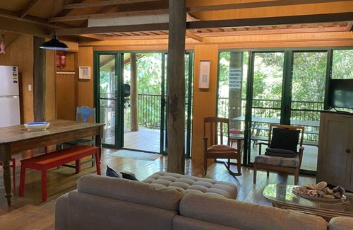 Bingil Bay House | TreeTops by the Sea