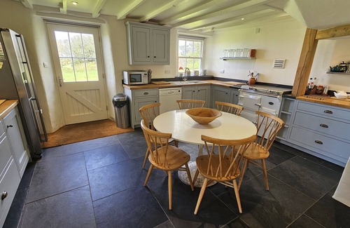 Ruan High Lanes Cottage | Tregongon House - a holiday home that sleeps 13 guests in 6 bedrooms